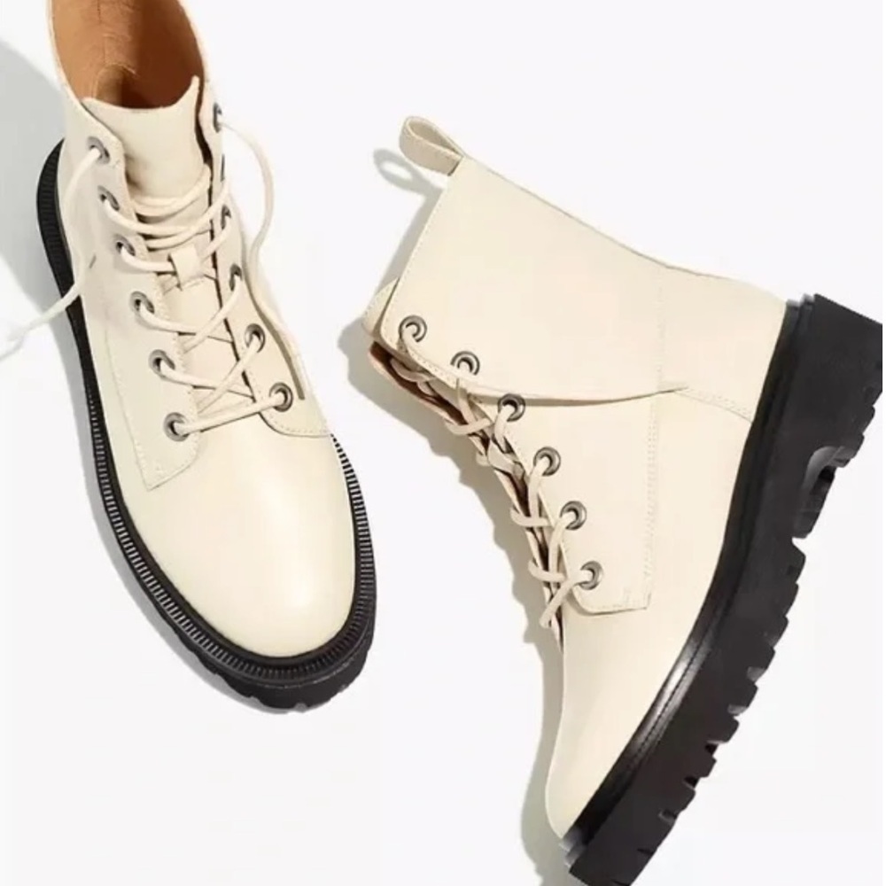 Madewell Rayna Lace up Boots in cream size 8